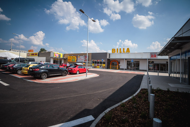 Retail park Poděbradská
